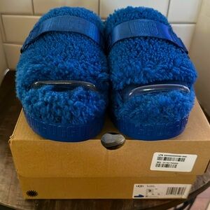 UGG FLUFFITA Slides